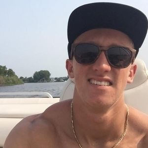 Meet your Posher, Devin